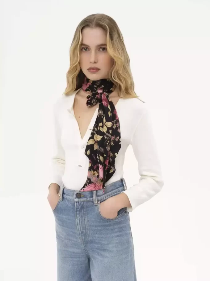 Chloé Peonies ワイド バンドゥ スカーフ(シルク シャルムーズ) Chloé Peonies ワイド バンドゥ スカーフ(シルク シャルムーズ)