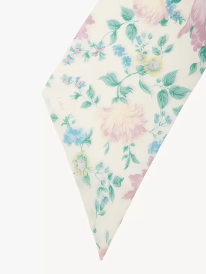 Chloé Peonies ワイド バンドゥ スカーフ(シルク シャルムーズ) Chloé Peonies ワイド バンドゥ スカーフ(シルク シャルムーズ)