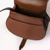 光沢のあるレザーを使用したスモールサイズのMarcieサドルバッグ 光沢のあるレザーを使用したスモールサイズのMarcieサドルバッグ