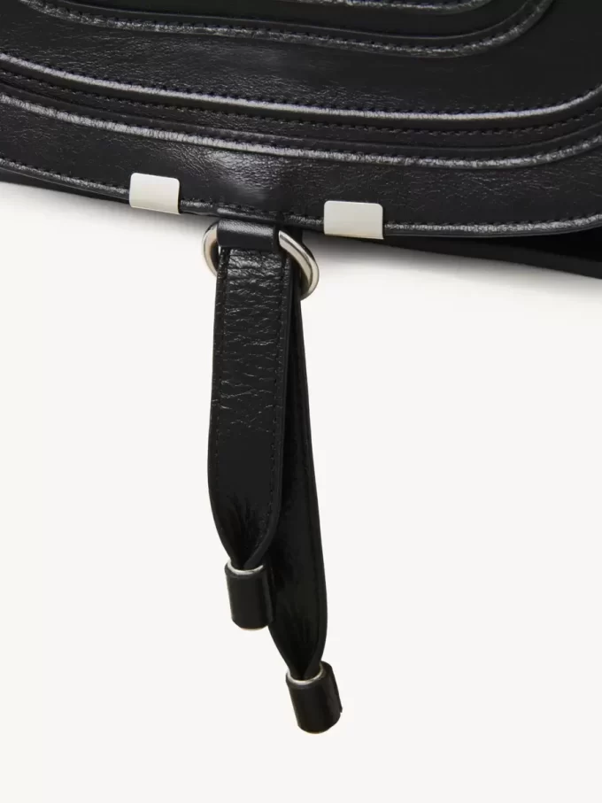 光沢のあるレザーのMarcieバッグ