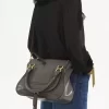 光沢のあるレザーのMarcieバッグ