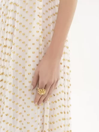 クロエのメカニカルフラワーリング