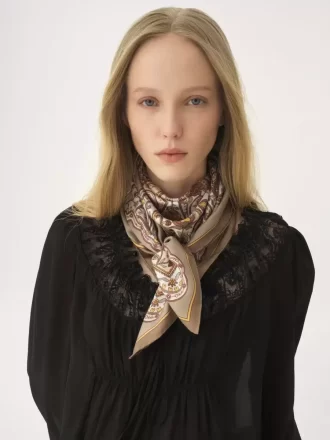 クロエのペイズリー柄シルクツイルスクエアスカーフ