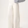 ハイライズのワイドレッグデニムジーンズ ハイライズのワイドレッグデニムジーンズ