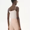 極細ウールニットの細いストラップのタンクトップ
