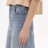 ハイライズのワイドレッグデニムジーンズ