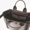 クロエのキャンバス製スモールキャリートートバッグ クロエのキャンバス製スモールキャリートートバッグ