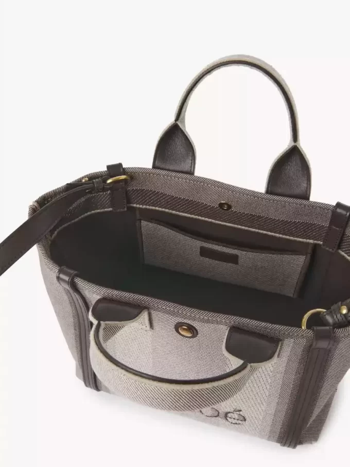 クロエのキャンバス製スモールキャリートートバッグ クロエのキャンバス製スモールキャリートートバッグ