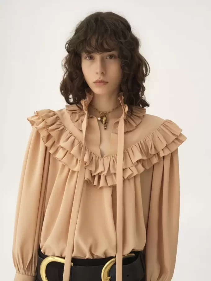 クレープ・デ・シンのオーバーサイズ・フリル・トップス