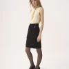 ウールブークレットの膝丈スカート ウールブークレットの膝丈スカート