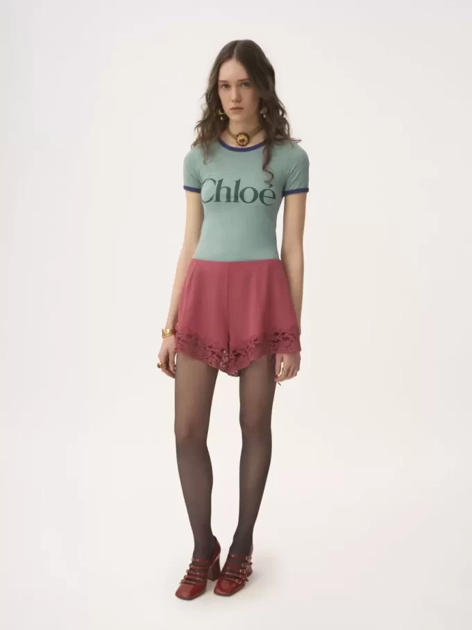コットン混ジャージー素材のフィットロゴTシャツ