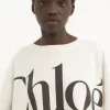 コットンジャージーのクロップド丈ボックスロゴTシャツ