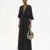 クレープサテンのVネックロングドレス