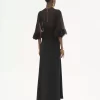 クレープサテンのVネックロングドレス